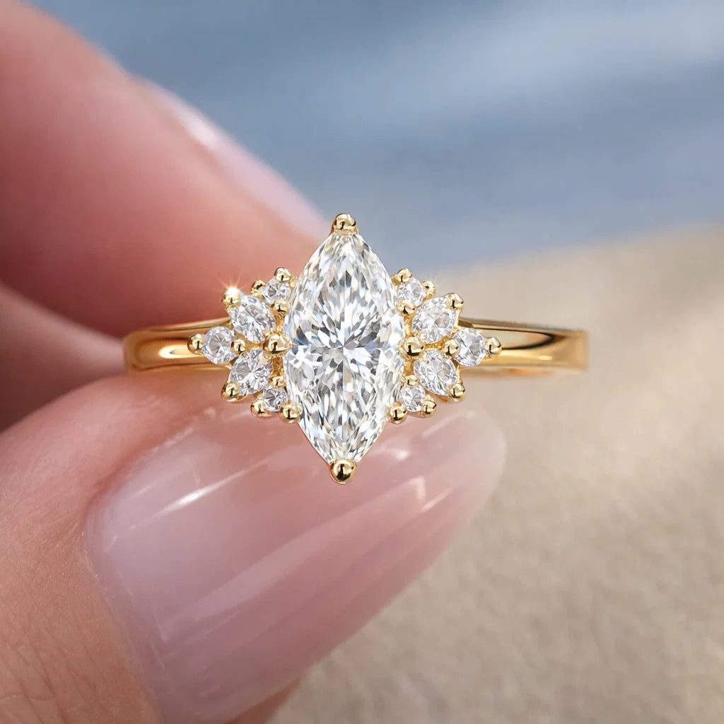 Moissanite petal jewelry ring